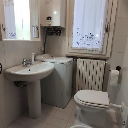 アパート Casa Martino カステル・ディ・サングロ